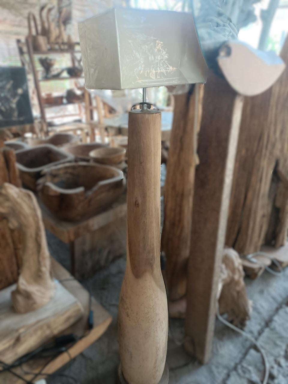 Luminaire CABANG HALUS en bois de Teck