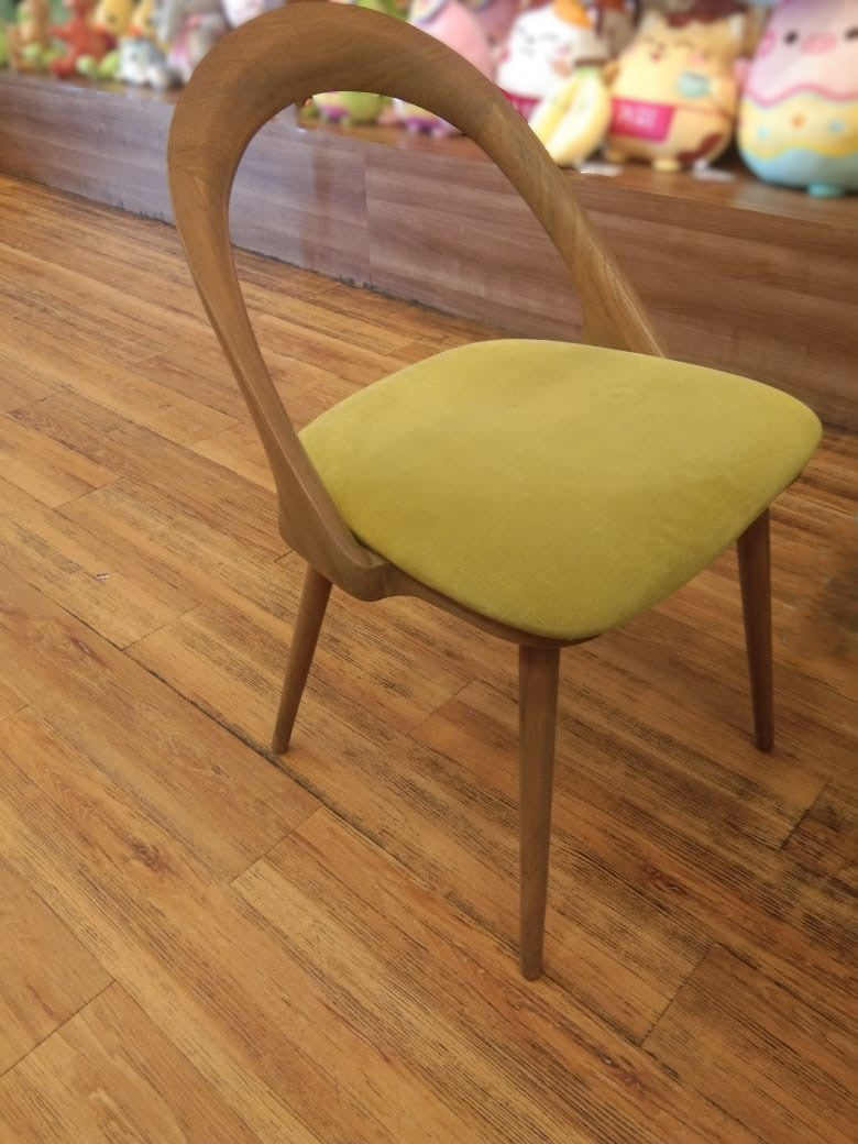 'Lengkung' chair in teak wood